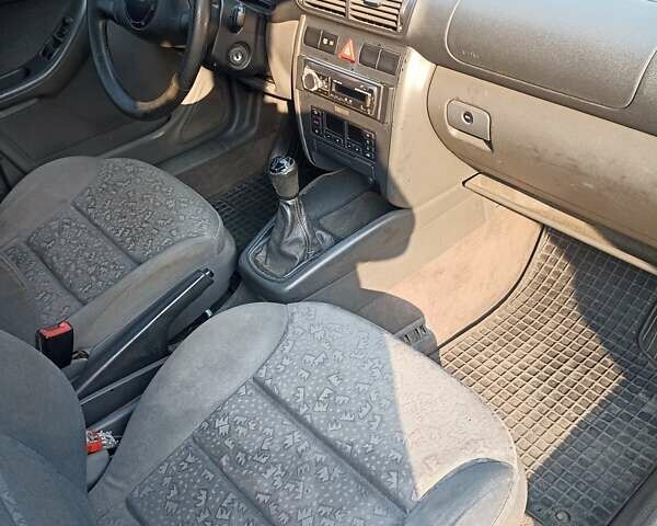 Серый Ауди А3, объемом двигателя 1.6 л и пробегом 400 тыс. км за 3500 $, фото 7 на Automoto.ua