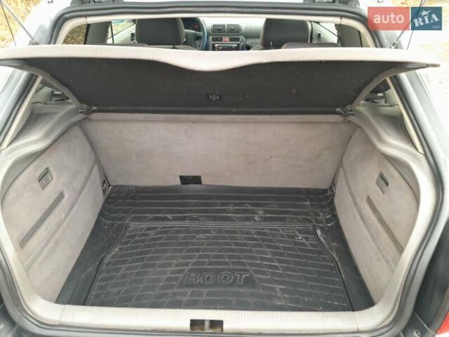 Серый Ауди А3, объемом двигателя 1.6 л и пробегом 300 тыс. км за 3750 $, фото 6 на Automoto.ua