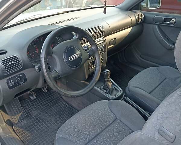 Серый Ауди А3, объемом двигателя 1.6 л и пробегом 400 тыс. км за 3500 $, фото 3 на Automoto.ua