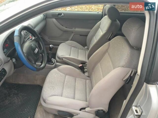 Серый Ауди А3, объемом двигателя 1.6 л и пробегом 300 тыс. км за 3750 $, фото 7 на Automoto.ua