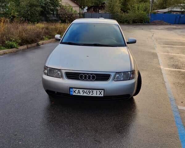 Серый Ауди А3, объемом двигателя 1.6 л и пробегом 218 тыс. км за 3800 $, фото 2 на Automoto.ua