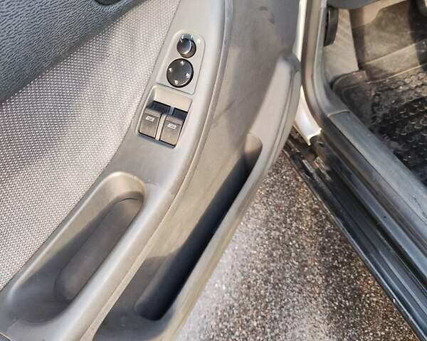 Серый Ауди А3, объемом двигателя 1.6 л и пробегом 218 тыс. км за 3800 $, фото 6 на Automoto.ua