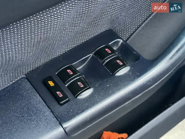 Серый Ауди А3, объемом двигателя 1.6 л и пробегом 286 тыс. км за 1600 $, фото 10 на Automoto.ua