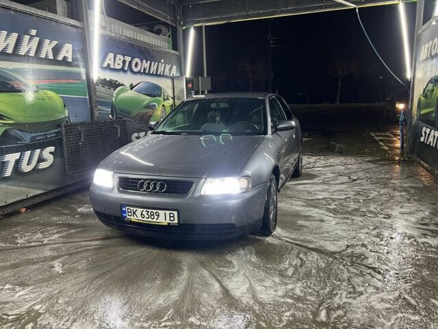 Серый Ауди А3, объемом двигателя 1.6 л и пробегом 248 тыс. км за 2700 $, фото 1 на Automoto.ua