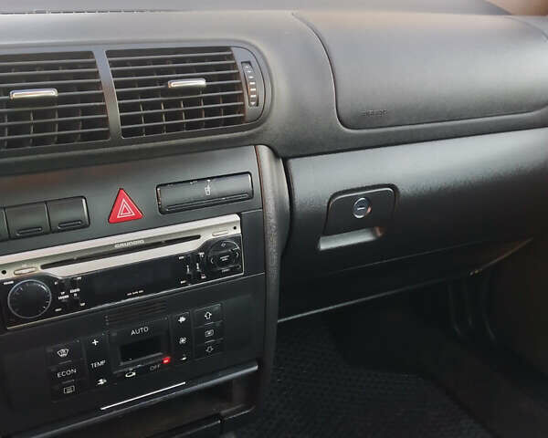 Серый Ауди А3, объемом двигателя 1.6 л и пробегом 222 тыс. км за 3800 $, фото 9 на Automoto.ua