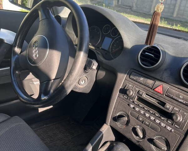 Серый Ауди А3, объемом двигателя 2 л и пробегом 230 тыс. км за 5000 $, фото 2 на Automoto.ua