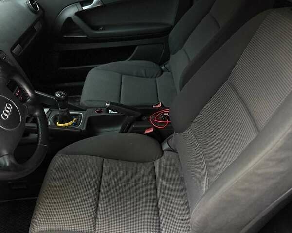 Ауди А3 2003 в Каменце-Подольском на Automoto.ua Серый Ауди А3, объемом двигателя 1.6 л и пробегом 218 тыс. км за 5900 $, фото 6 на Automoto.ua