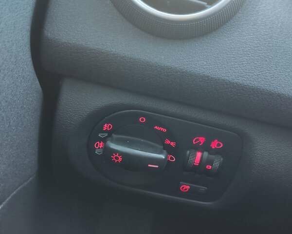 Сірий Ауді А3, об'ємом двигуна 1.6 л та пробігом 204 тис. км за 5600 $, фото 5 на Automoto.ua