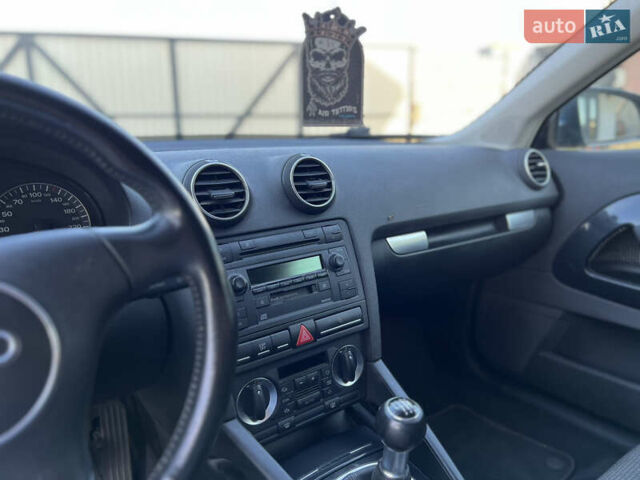 Сірий Ауді А3, об'ємом двигуна 2 л та пробігом 220 тис. км за 4950 $, фото 27 на Automoto.ua