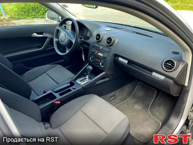 Серый Ауди А3, объемом двигателя 1.6 л и пробегом 260 тыс. км за 6300 $, фото 4 на Automoto.ua