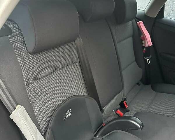 Сірий Ауді А3, об'ємом двигуна 1.6 л та пробігом 173 тис. км за 6500 $, фото 3 на Automoto.ua