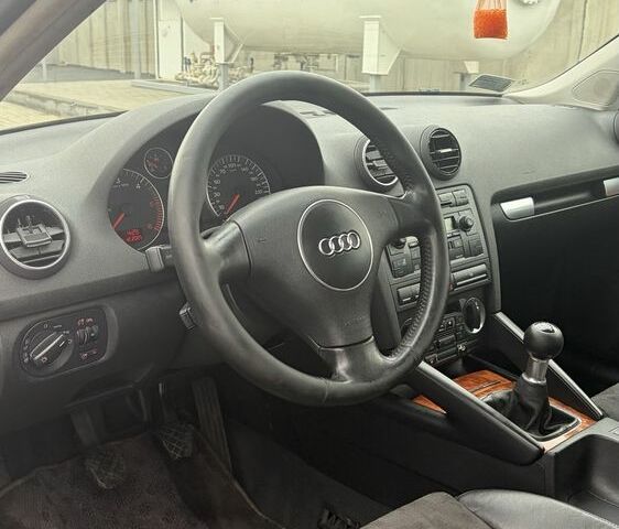 Серый Ауди А3, объемом двигателя 2 л и пробегом 300 тыс. км за 2650 $, фото 9 на Automoto.ua