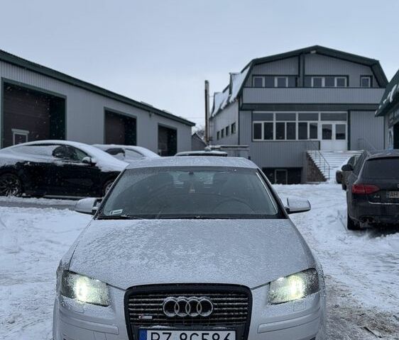 Серый Ауди А3, объемом двигателя 2 л и пробегом 300 тыс. км за 2800 $, фото 1 на Automoto.ua