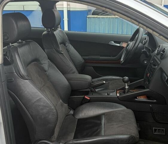 Серый Ауди А3, объемом двигателя 2 л и пробегом 300 тыс. км за 2650 $, фото 15 на Automoto.ua