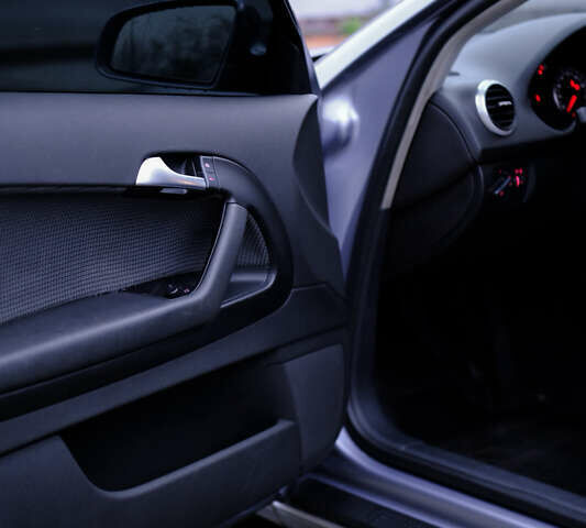 Сірий Ауді А3, об'ємом двигуна 1.6 л та пробігом 212 тис. км за 6300 $, фото 15 на Automoto.ua