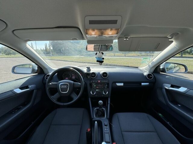 Серый Ауди А3, объемом двигателя 1.6 л и пробегом 208 тыс. км за 5000 $, фото 5 на Automoto.ua