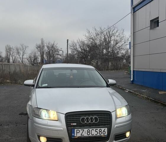Серый Ауди А3, объемом двигателя 2 л и пробегом 300 тыс. км за 2650 $, фото 1 на Automoto.ua