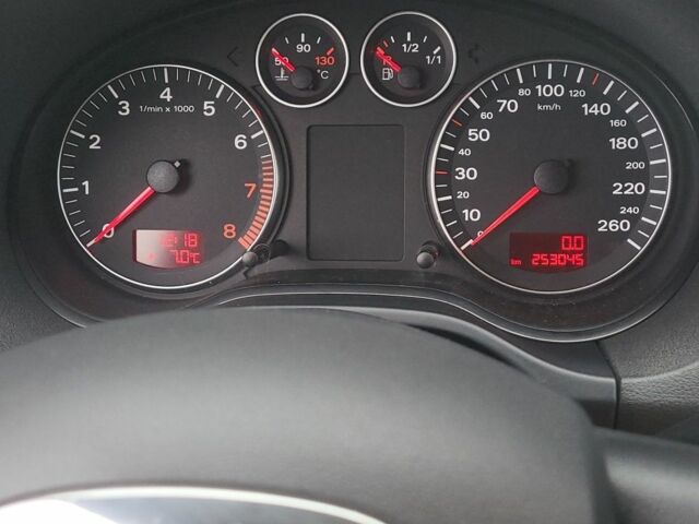 Серый Ауди А3, объемом двигателя 1.6 л и пробегом 270 тыс. км за 6550 $, фото 10 на Automoto.ua