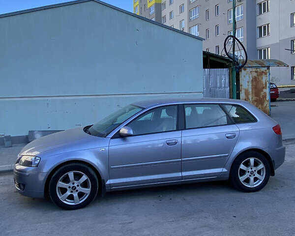 Серый Ауди А3, объемом двигателя 1.6 л и пробегом 215 тыс. км за 8500 $, фото 1 на Automoto.ua