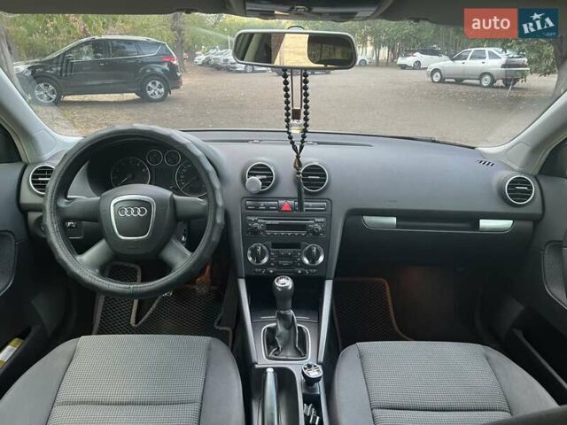 Ауди А3 2006 в Одессе на Automoto.ua Серый Ауди А3, объемом двигателя 1.6 л и пробегом 270 тыс. км за 5800 $, фото 6 на Automoto.ua