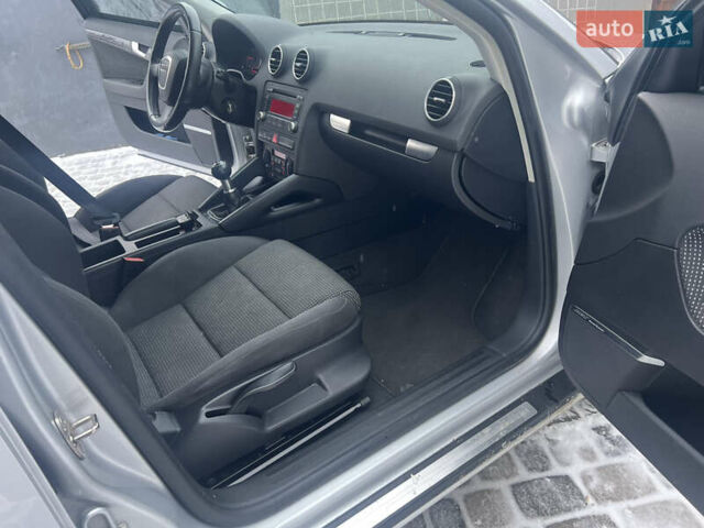 Сірий Ауді А3, об'ємом двигуна 2 л та пробігом 280 тис. км за 8299 $, фото 7 на Automoto.ua
