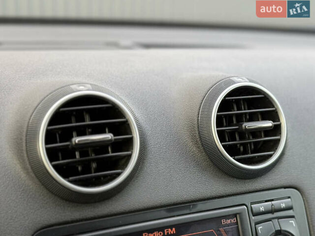 Сірий Ауді А3, об'ємом двигуна 1.6 л та пробігом 203 тис. км за 6890 $, фото 92 на Automoto.ua