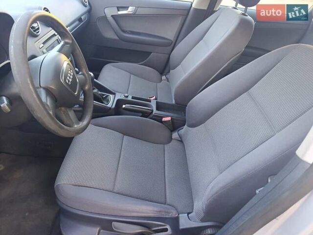 Сірий Ауді А3, об'ємом двигуна 1.6 л та пробігом 218 тис. км за 6299 $, фото 29 на Automoto.ua