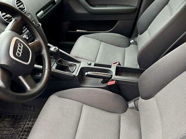 Сірий Ауді А3, об'ємом двигуна 1.6 л та пробігом 250 тис. км за 6500 $, фото 4 на Automoto.ua