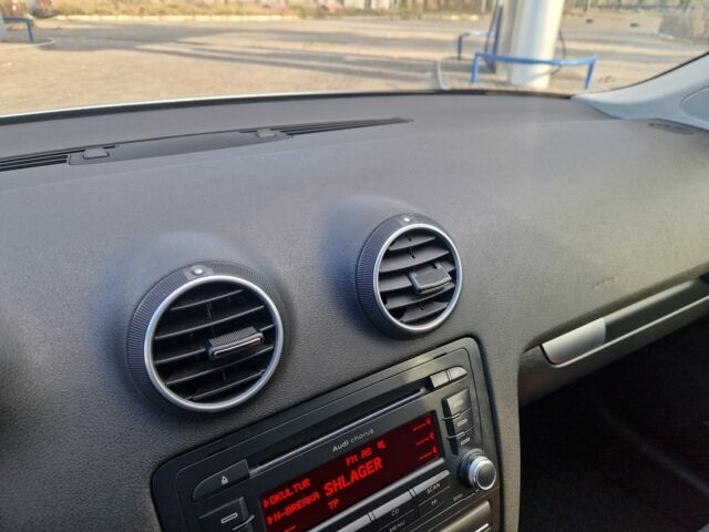 Сірий Ауді А3, об'ємом двигуна 1.6 л та пробігом 167 тис. км за 8400 $, фото 22 на Automoto.ua