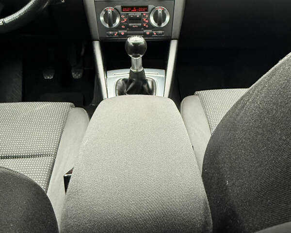 Сірий Ауді А3, об'ємом двигуна 1.6 л та пробігом 231 тис. км за 6950 $, фото 96 на Automoto.ua