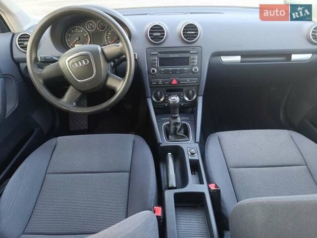 Сірий Ауді А3, об'ємом двигуна 1.6 л та пробігом 218 тис. км за 6299 $, фото 30 на Automoto.ua