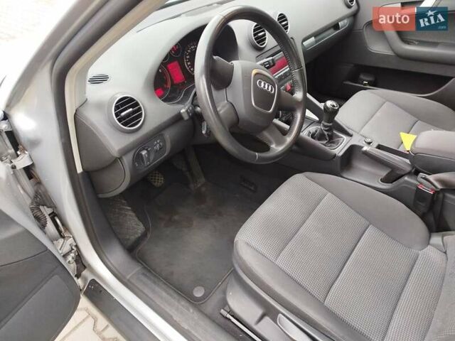 Серый Ауди А3, объемом двигателя 1.4 л и пробегом 200 тыс. км за 6500 $, фото 12 на Automoto.ua