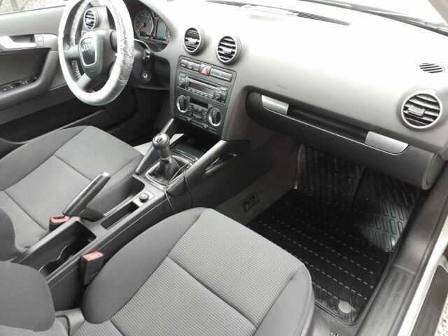 Серый Ауди А3, объемом двигателя 2 л и пробегом 106 тыс. км за 6900 $, фото 3 на Automoto.ua