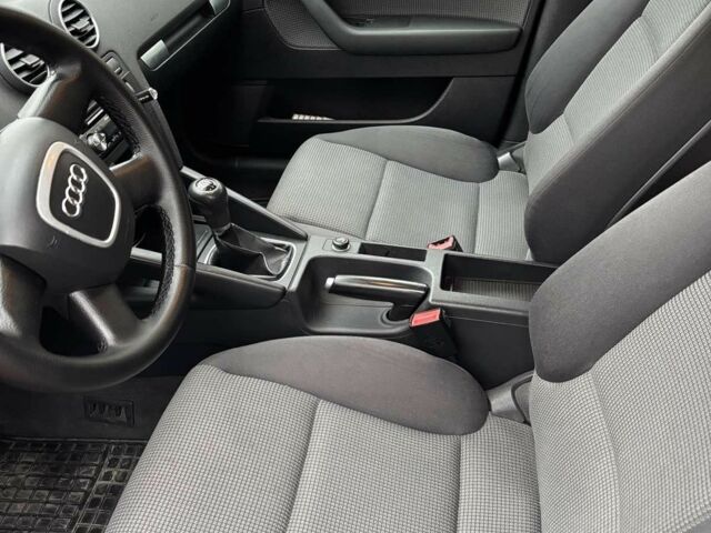 Серый Ауди А3, объемом двигателя 1.6 л и пробегом 257 тыс. км за 6500 $, фото 4 на Automoto.ua