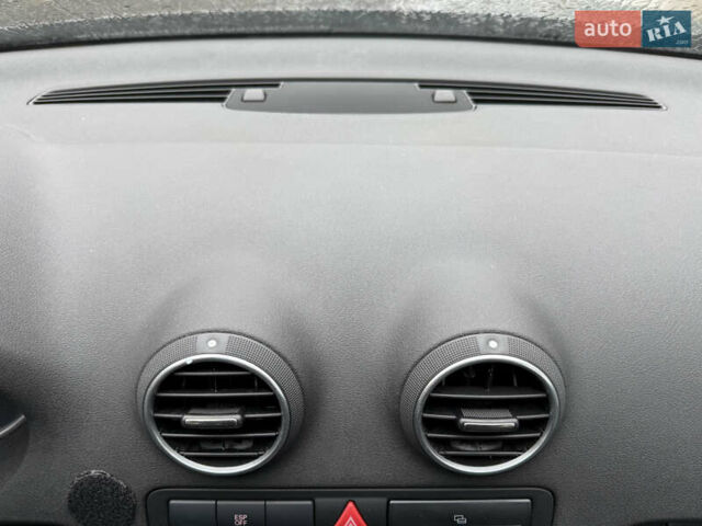 Серый Ауди А3, объемом двигателя 1.6 л и пробегом 232 тыс. км за 6850 $, фото 111 на Automoto.ua
