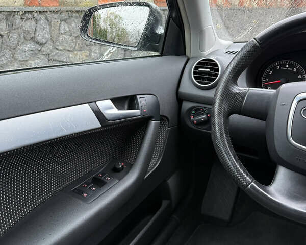 Сірий Ауді А3, об'ємом двигуна 1.6 л та пробігом 231 тис. км за 6950 $, фото 92 на Automoto.ua