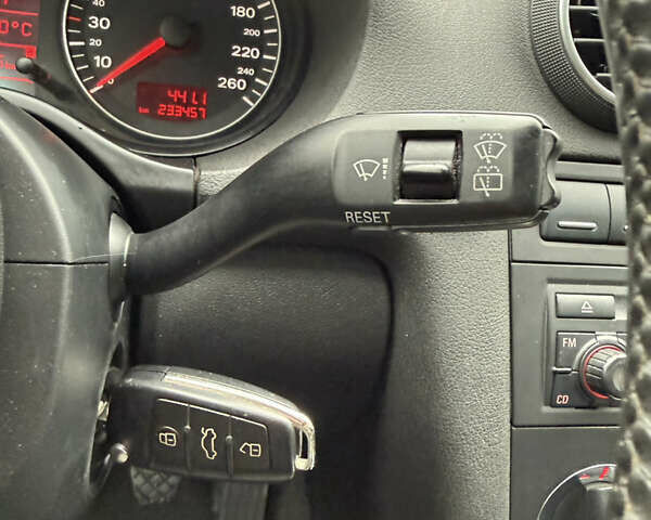 Серый Ауди А3, объемом двигателя 1.6 л и пробегом 232 тыс. км за 6850 $, фото 53 на Automoto.ua