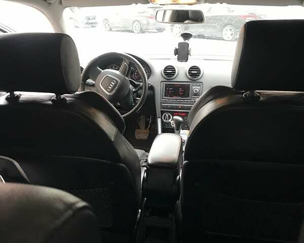 Сірий Ауді А3, об'ємом двигуна 2 л та пробігом 224 тис. км за 10300 $, фото 3 на Automoto.ua