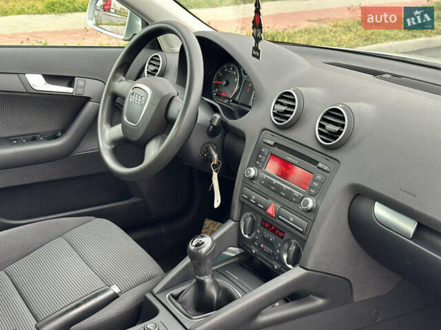 Ауді А3 2008 у Вінниці на Automoto.ua Сірий Ауді А3, об'ємом двигуна 1.6 л та пробігом 204 тис. км за 7999 $, фото 71 на Automoto.ua