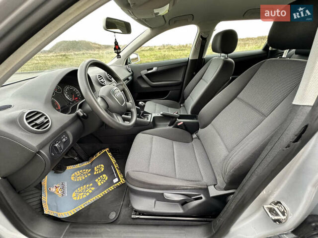 Ауді А3 2008 у Вінниці на Automoto.ua Сірий Ауді А3, об'ємом двигуна 1.6 л та пробігом 204 тис. км за 7999 $, фото 36 на Automoto.ua