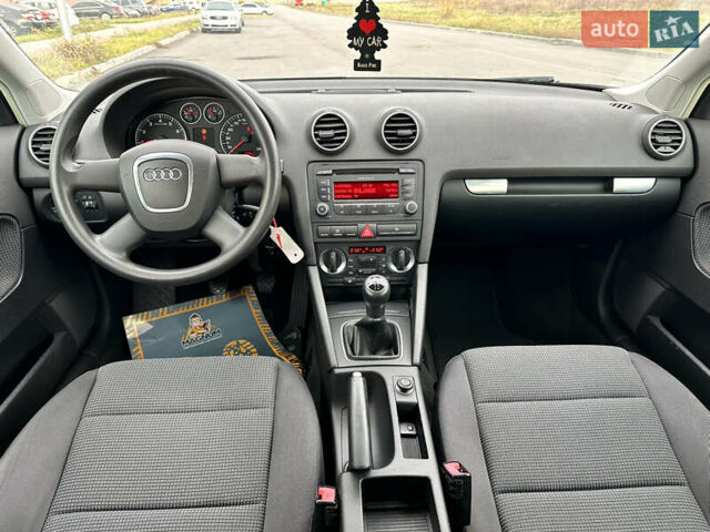 Ауді А3 2008 у Вінниці на Automoto.ua Сірий Ауді А3, об'ємом двигуна 1.6 л та пробігом 204 тис. км за 7999 $, фото 56 на Automoto.ua