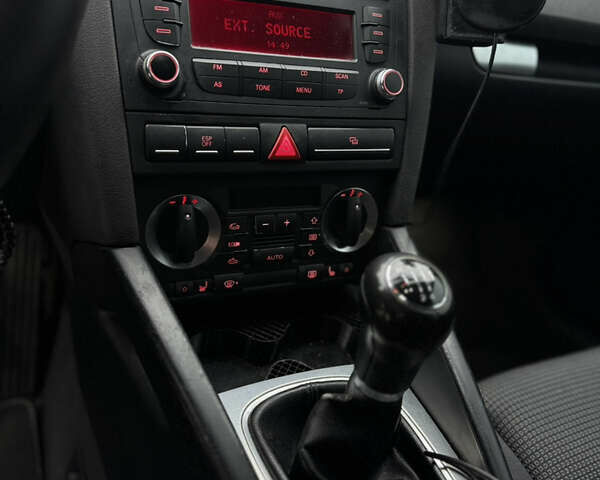 Серый Ауди А3, объемом двигателя 1.6 л и пробегом 246 тыс. км за 6900 $, фото 16 на Automoto.ua