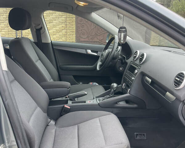 Серый Ауди А3, объемом двигателя 1.39 л и пробегом 198 тыс. км за 8450 $, фото 11 на Automoto.ua