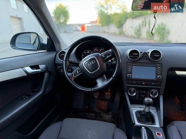 Серый Ауди А3, объемом двигателя 2 л и пробегом 353 тыс. км за 6100 $, фото 5 на Automoto.ua