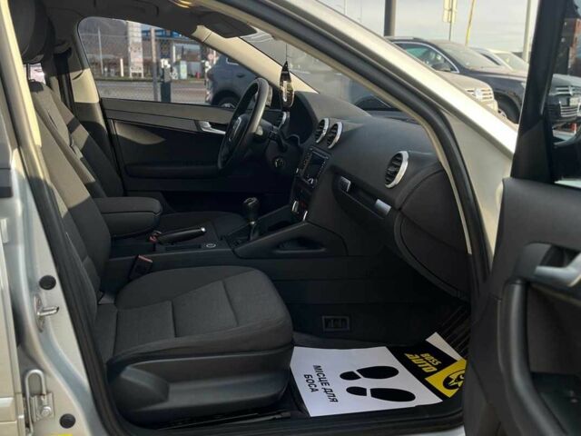 Серый Ауди А3, объемом двигателя 1.4 л и пробегом 219 тыс. км за 8800 $, фото 16 на Automoto.ua