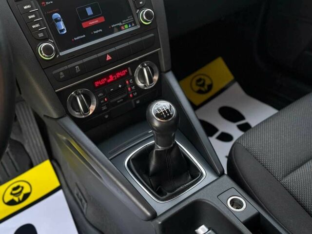 Серый Ауди А3, объемом двигателя 1.4 л и пробегом 219 тыс. км за 8800 $, фото 13 на Automoto.ua