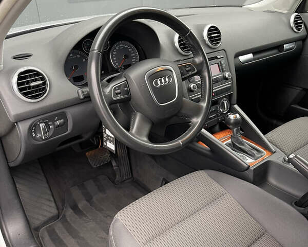 Сірий Ауді А3, об'ємом двигуна 1.98 л та пробігом 143 тис. км за 10599 $, фото 23 на Automoto.ua