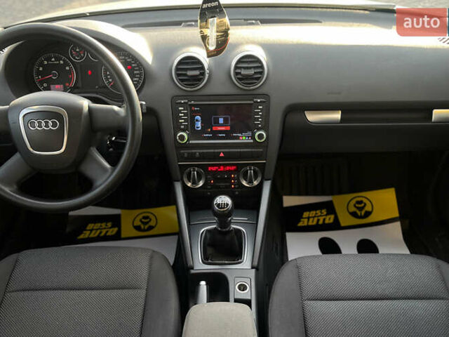 Серый Ауди А3, объемом двигателя 1.39 л и пробегом 219 тыс. км за 8800 $, фото 9 на Automoto.ua
