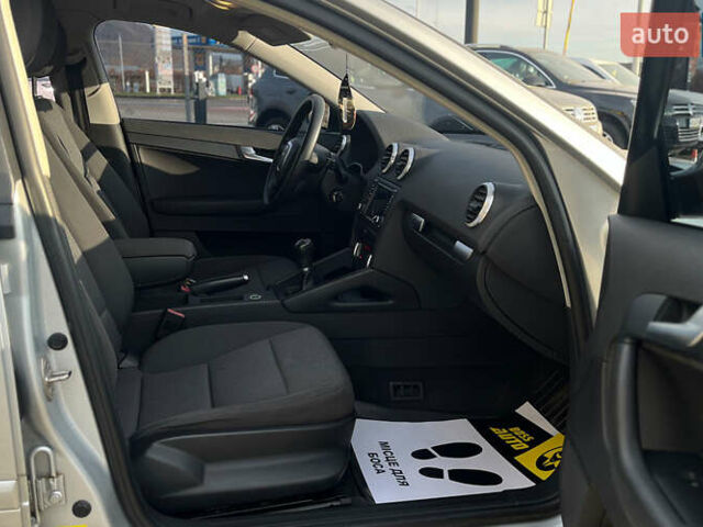 Серый Ауди А3, объемом двигателя 1.39 л и пробегом 219 тыс. км за 8800 $, фото 16 на Automoto.ua