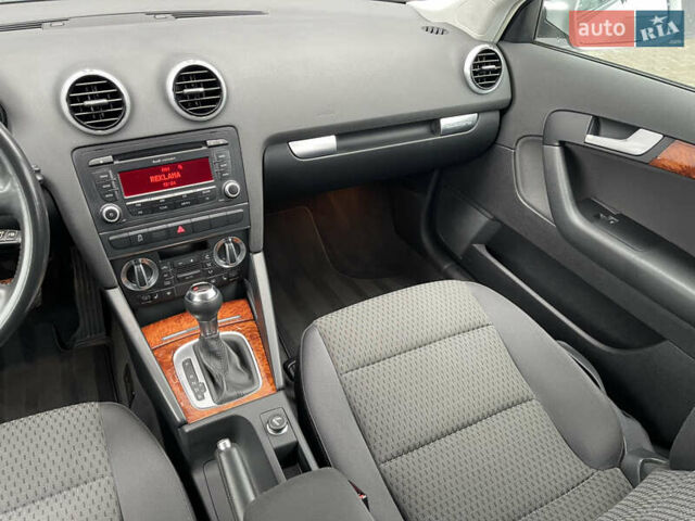 Сірий Ауді А3, об'ємом двигуна 1.98 л та пробігом 143 тис. км за 10599 $, фото 16 на Automoto.ua